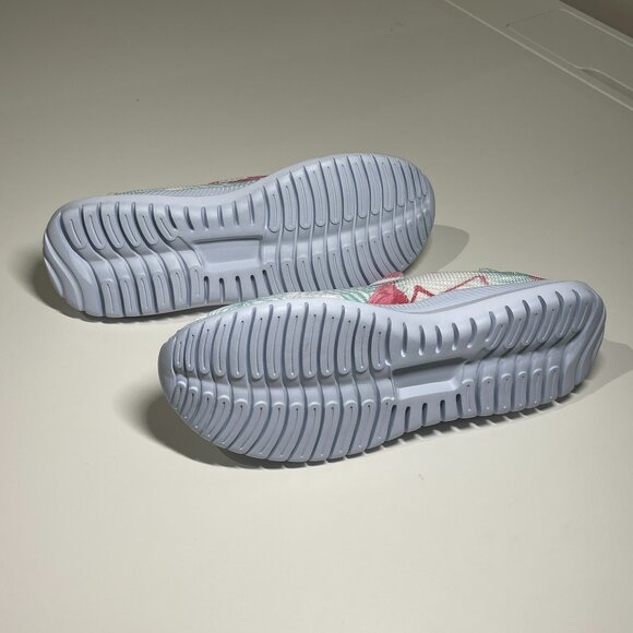 NWOT Flamingo Pull-on Lightweight Sneakers Size 11/11.5 EU 42 - Picture 9 of 10